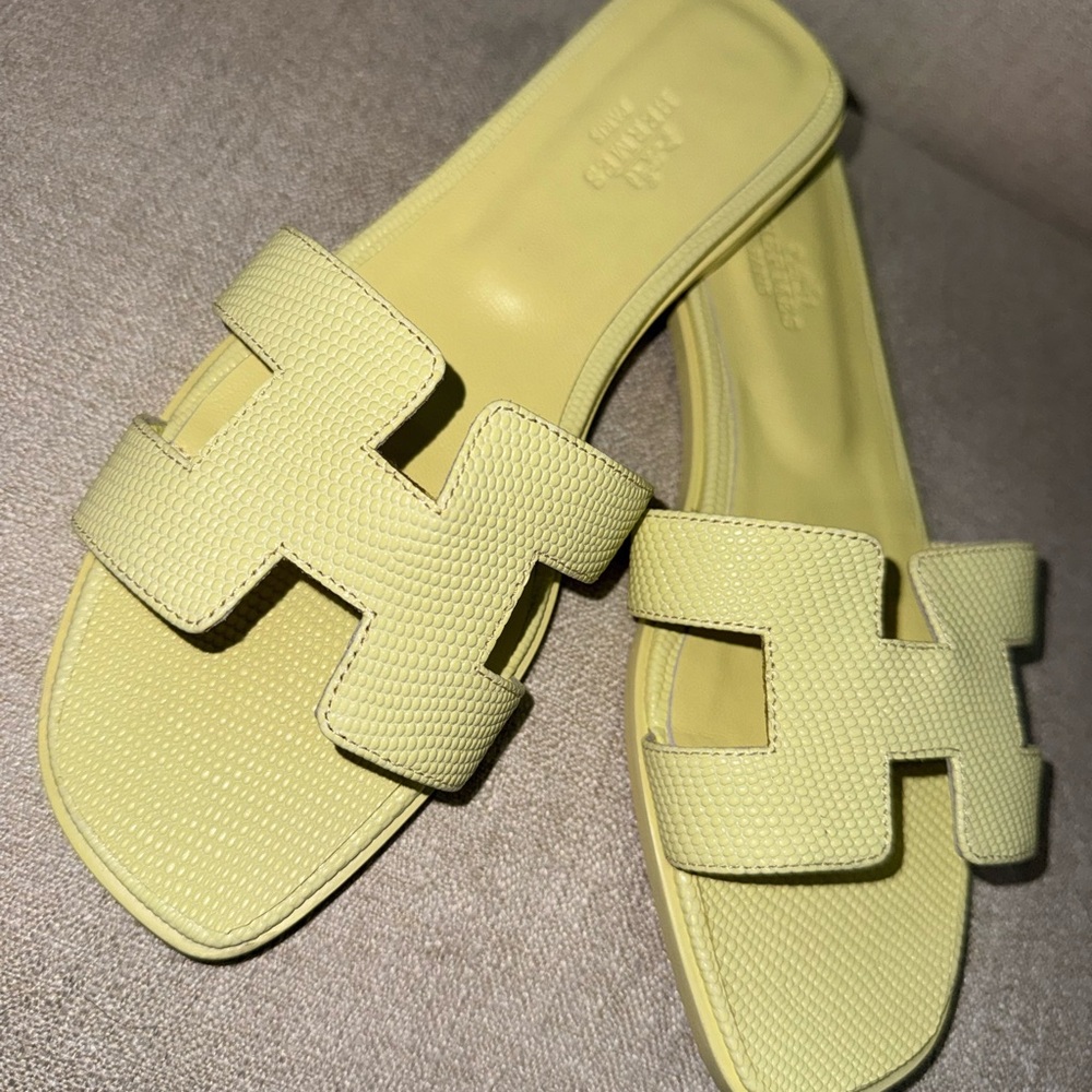 Hermès Oran yellow sandals